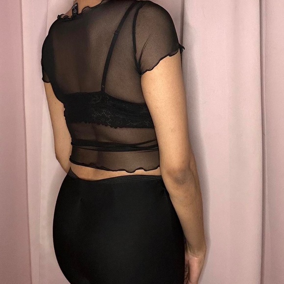 Short sleeve black mesh crop top - Picture 2 of 4